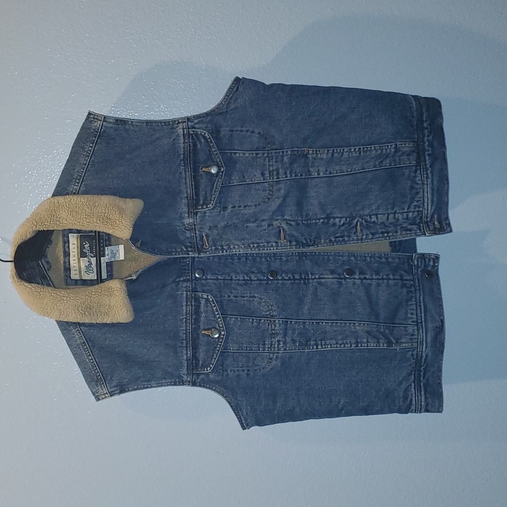 Vtg Wrangler Outerwear sherpa lined vest